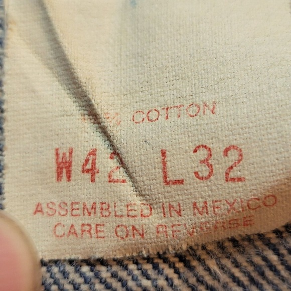 Brittania Straight Relaxed Fit Jeans Mens 38x32 Denim Button Fly Distressed - Picture 4 of 16